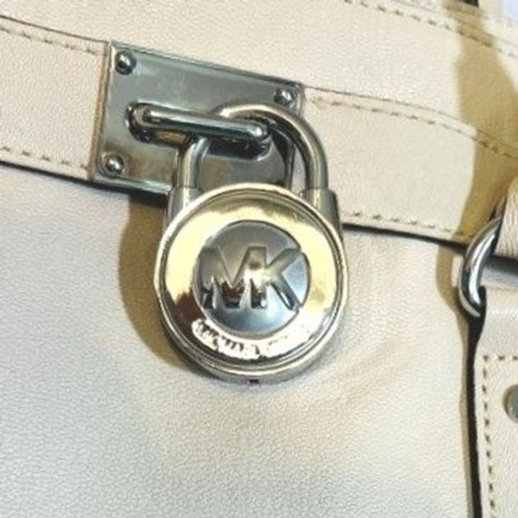 Michael Kors Hamilton Vanilla Leather Tote Shoulder Bag Purse Snap Close - Picture 3 of 16